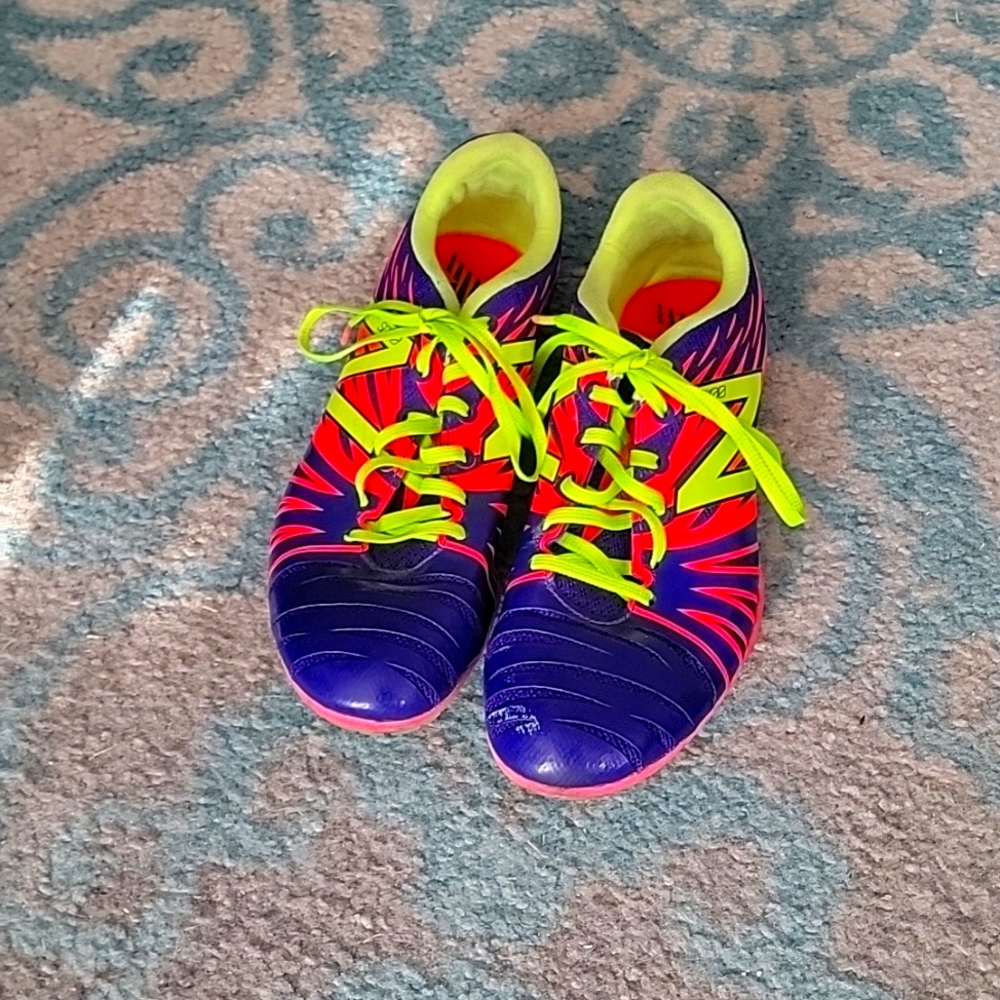 Track shoes